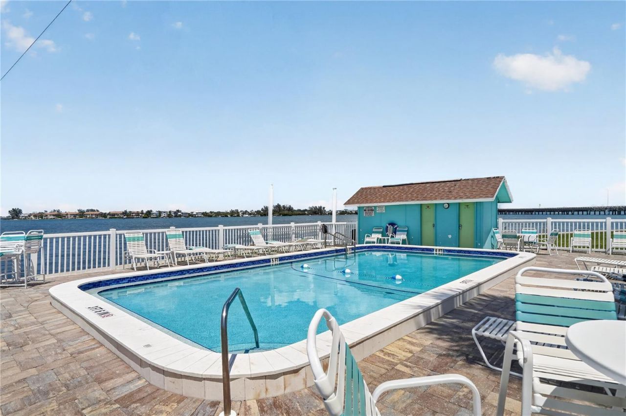 117 7th Street N, Unit 2, Bradenton Beach, FL 34217 Photo