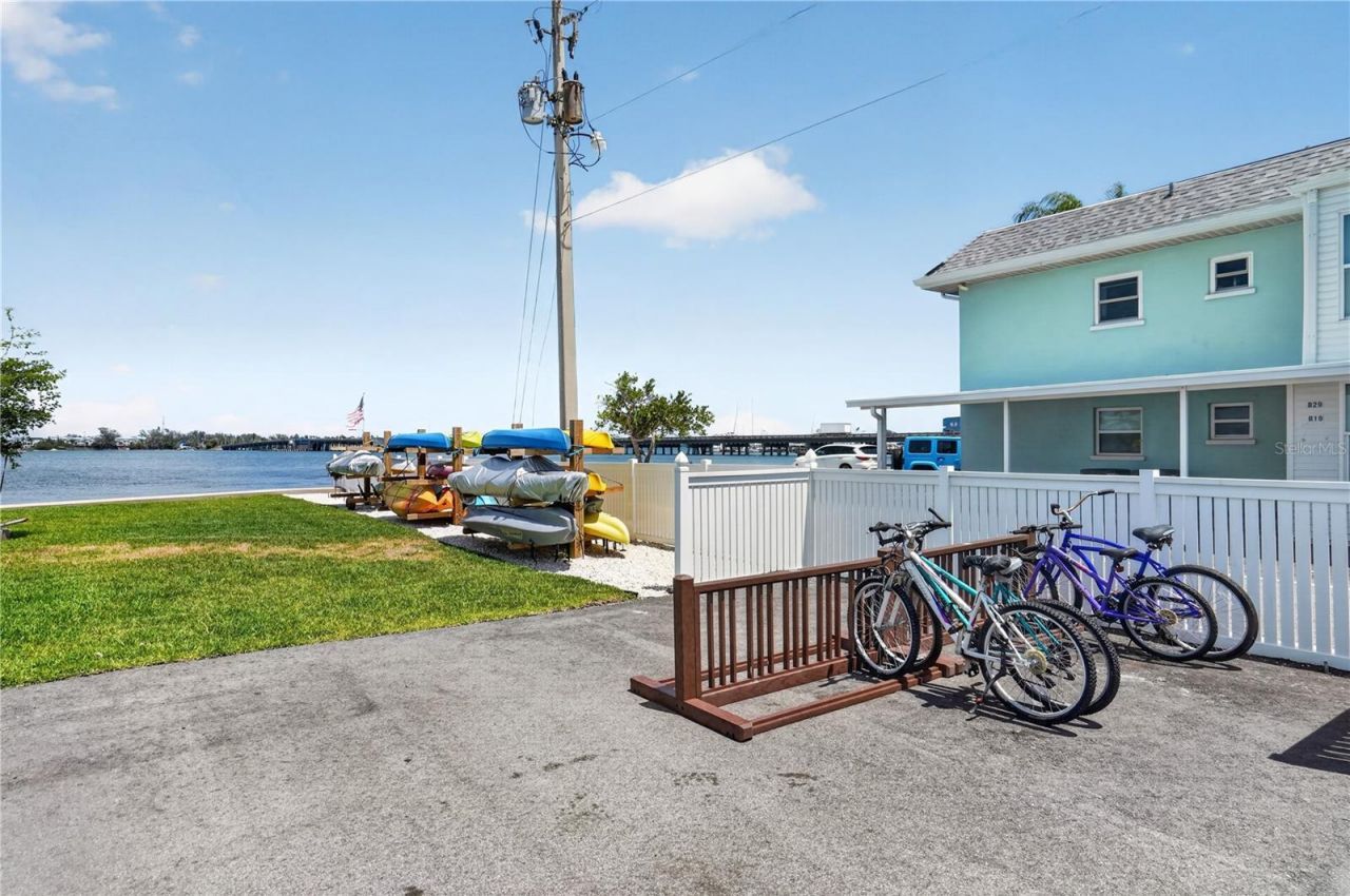 117 7th Street N, Unit 2, Bradenton Beach, FL 34217 Photo