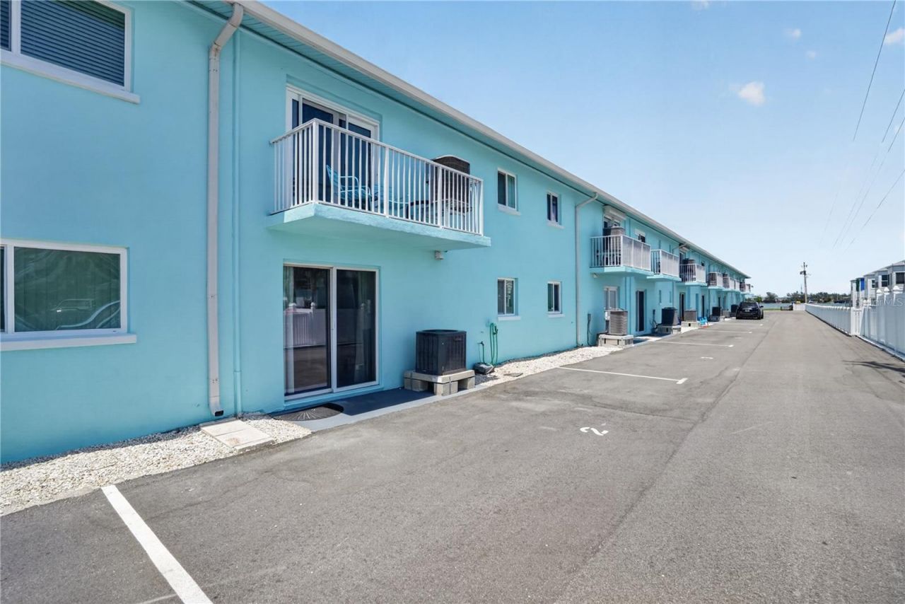117 7th Street N, Unit 2, Bradenton Beach, FL 34217 Photo