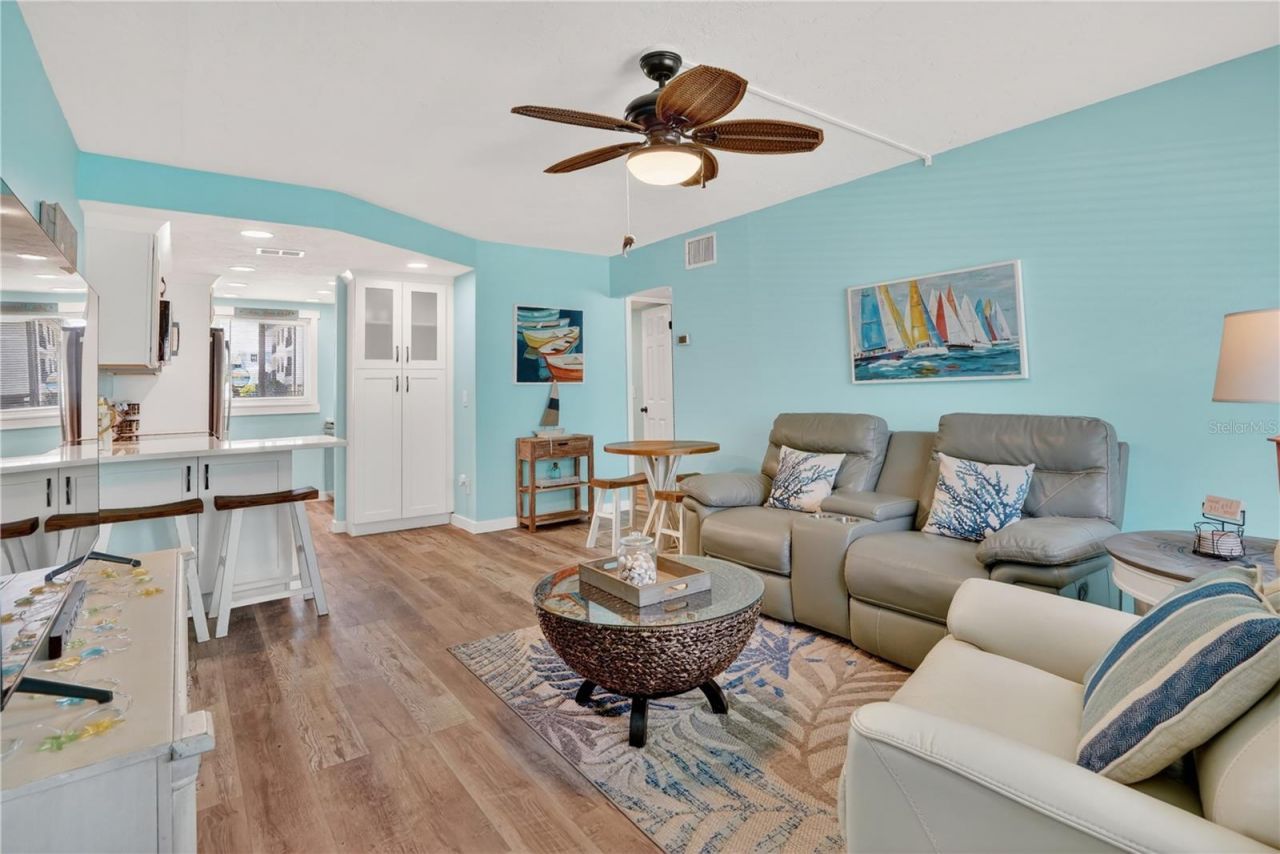 117 7th Street N, Unit 2, Bradenton Beach, FL 34217 Photo