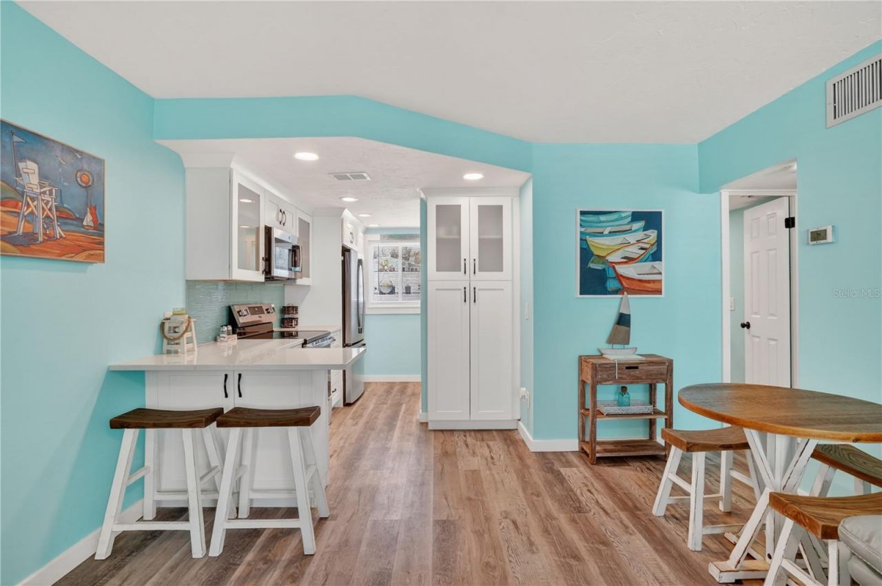 117 7th Street N, Unit 2, Bradenton Beach, FL 34217 Photo