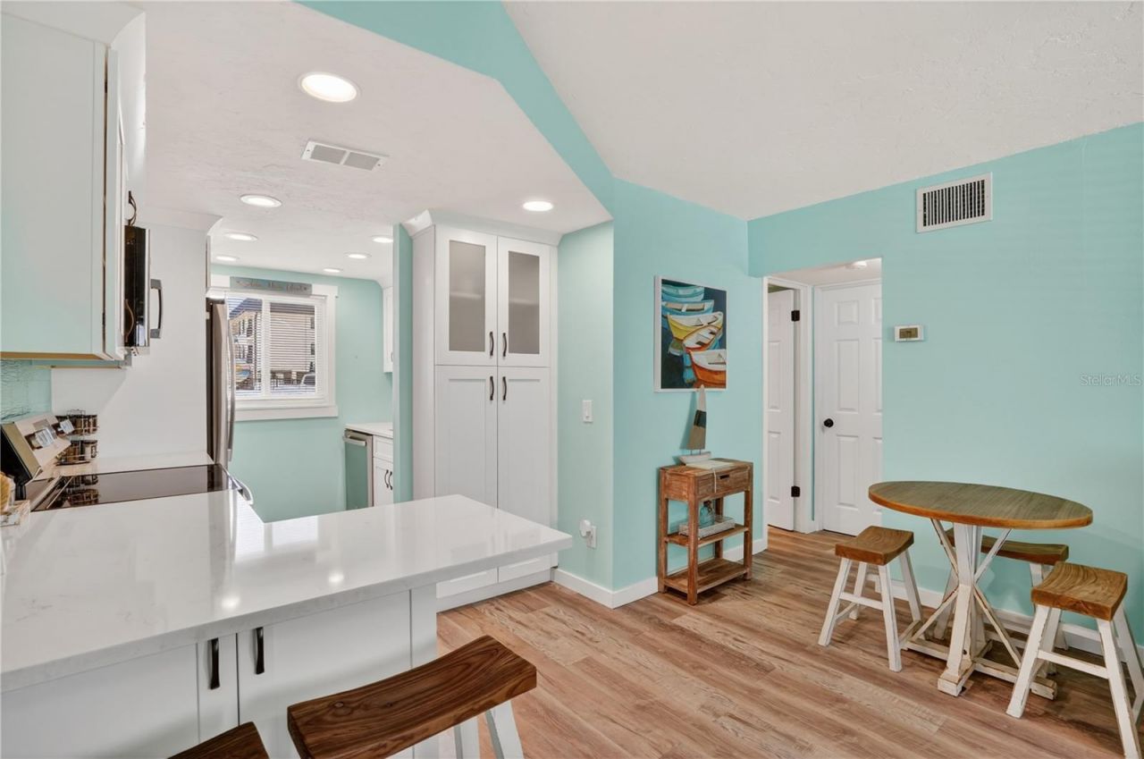 117 7th Street N, Unit 2, Bradenton Beach, FL 34217 Photo