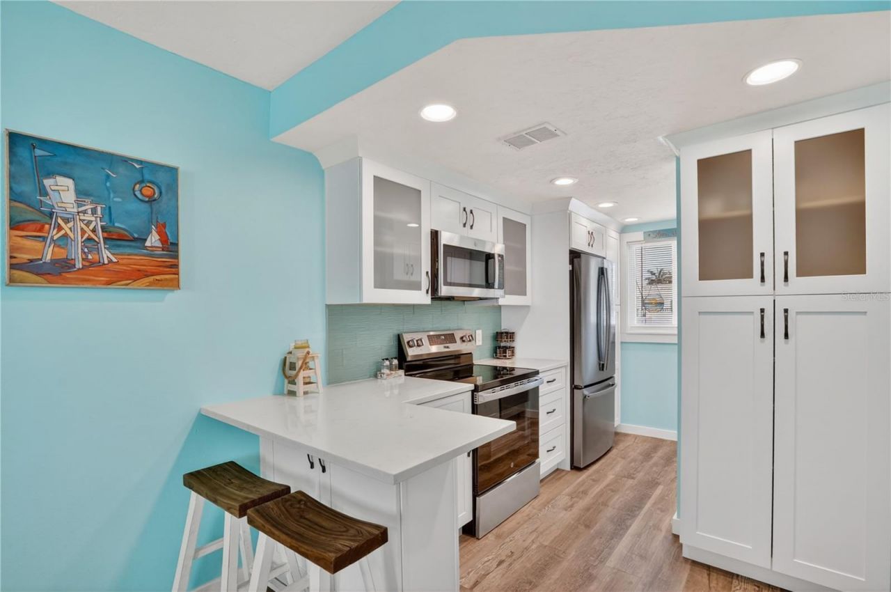 117 7th Street N, Unit 2, Bradenton Beach, FL 34217 Photo
