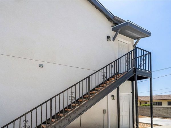 2425 Myrtle Avenue, Unit A, Monrovia, CA 91016