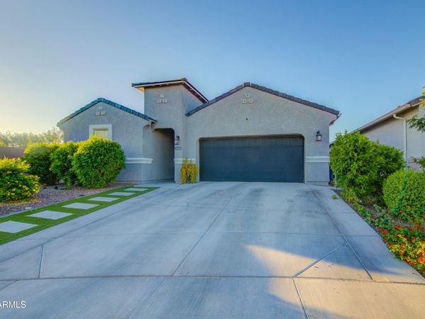 2968 W SHANLEY Avenue, Apache Junction, AZ 85120
