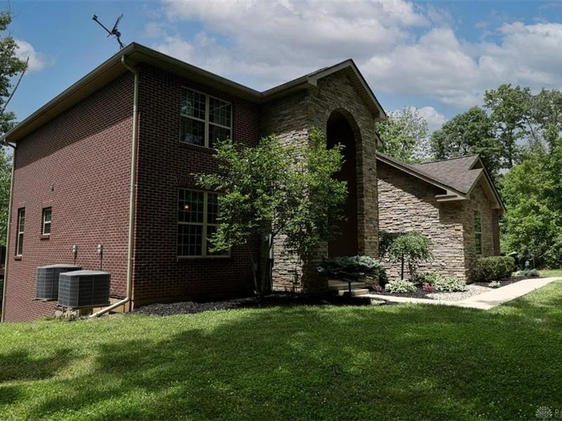 423 Falcon Hill Way, Chester Township, OH 45177 Photo 2