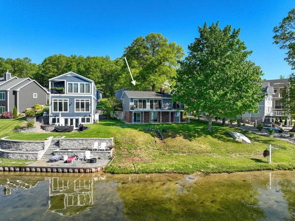 1304 N Eagle Lake Drive, Kalamazoo, MI 49009