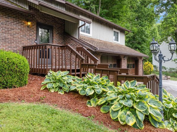 707 Lazywood Drive, Johnson City, TN 37601