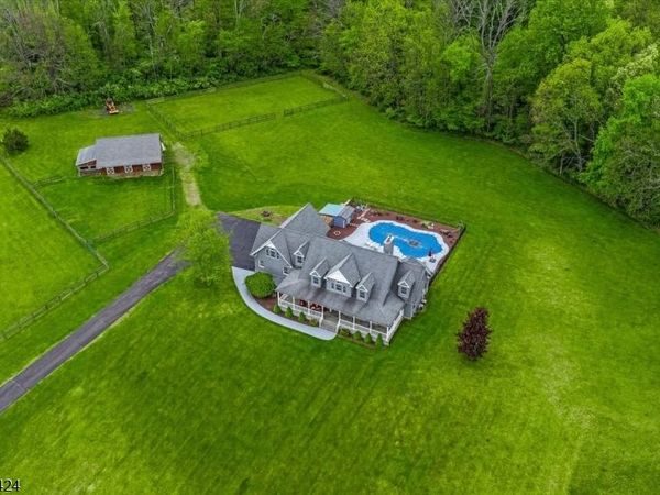 104 Creek Rd, Green, NJ 07821