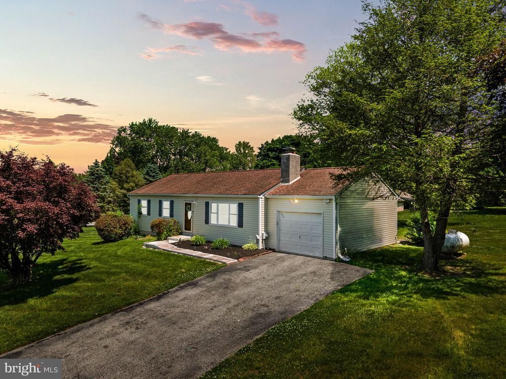 114 WESTMORELAND DRIVE , COATESVILLE, PA 19320