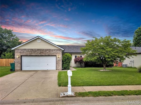 806 Emerald Green Drive , O'Fallon, IL 62269