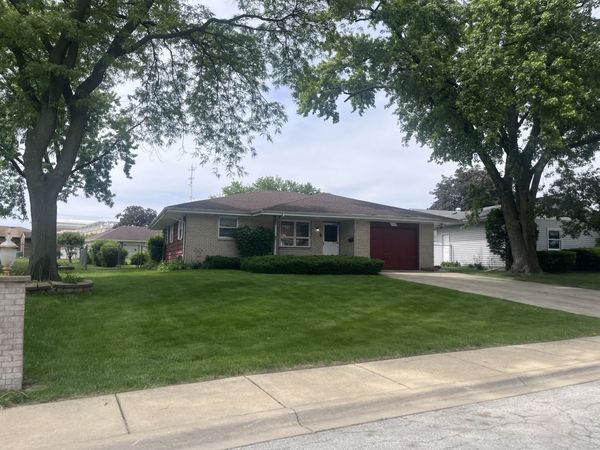 1221 Comet Drive , Aurora, IL 60505