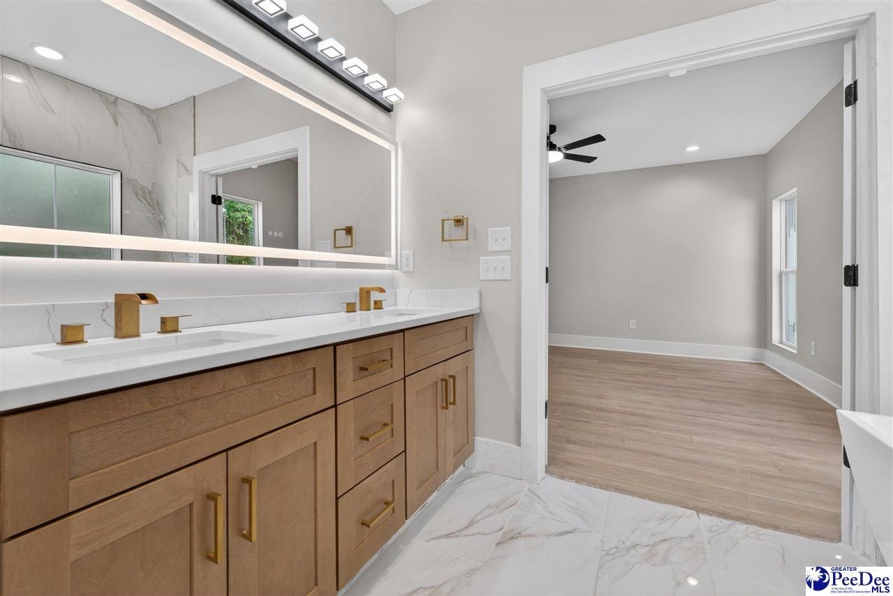 1002 Tunbridge Place Photo 44