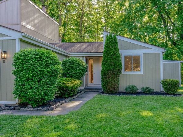 11 Hanningfield Circle , Fairport, NY 14450