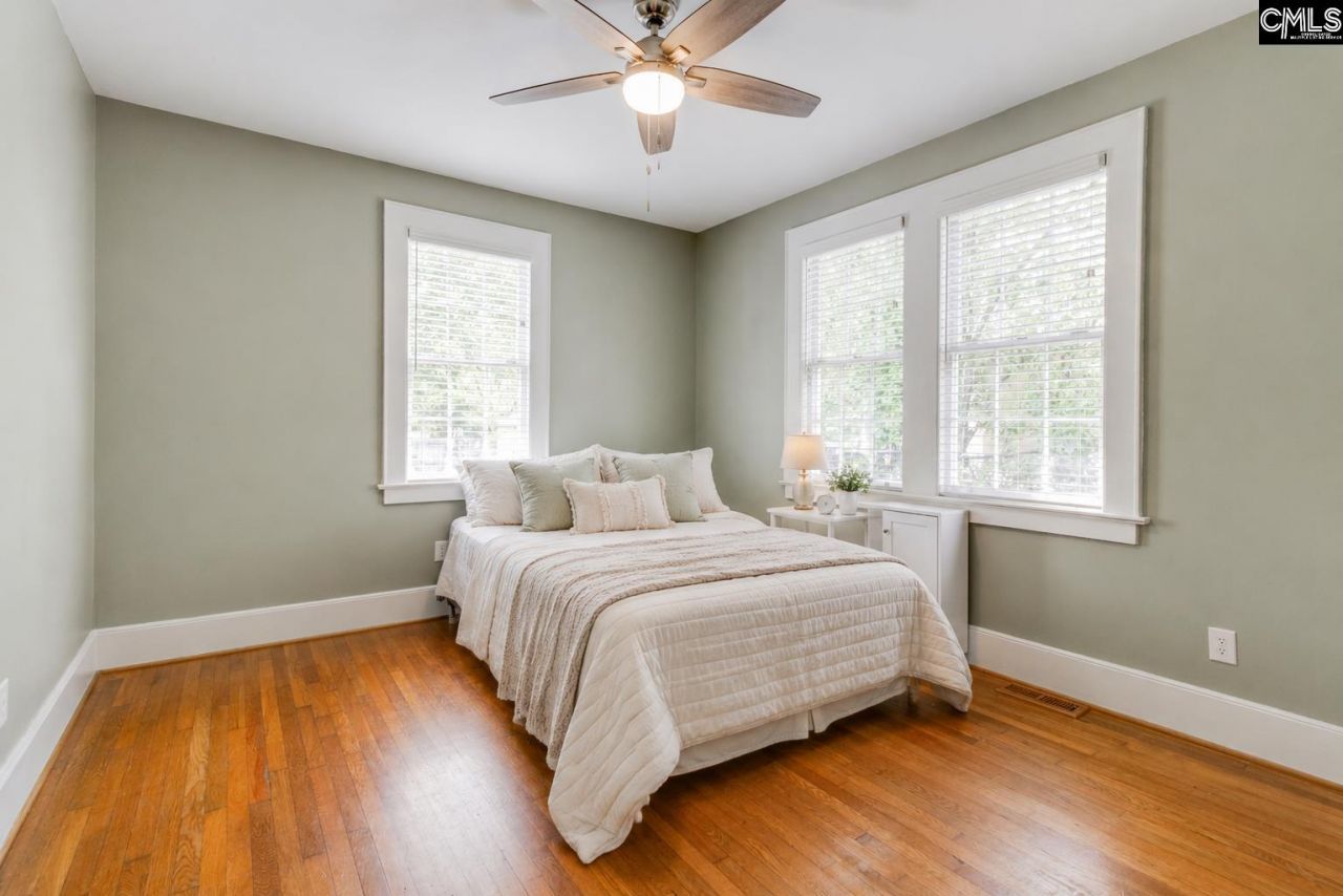 304 S Saluda Avenue Photo 9