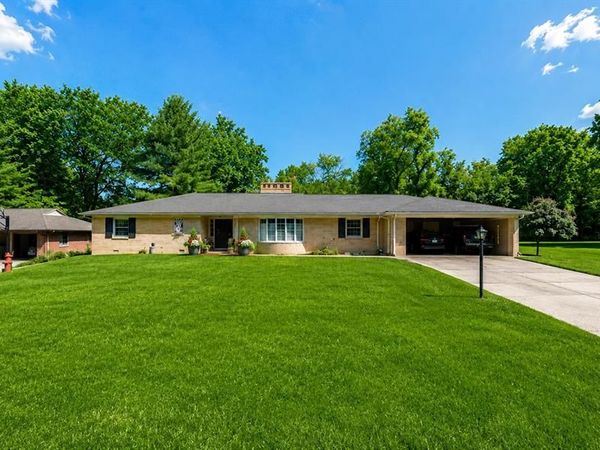 204 Country Club Lane , Belleville, IL 62223