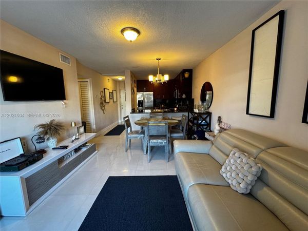 8145 NW 7th St , Unit 112, Miami, FL 33126