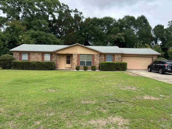 8748 Hollingsworth Ave, Pensacola, FL 32534