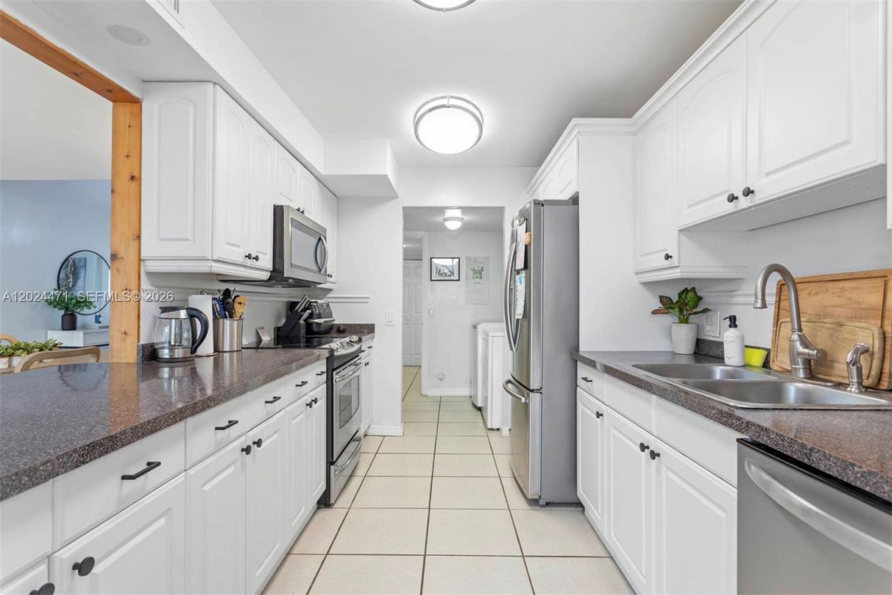 1461 NW 113th Ave , Pembroke Pines, FL 33026 Photo