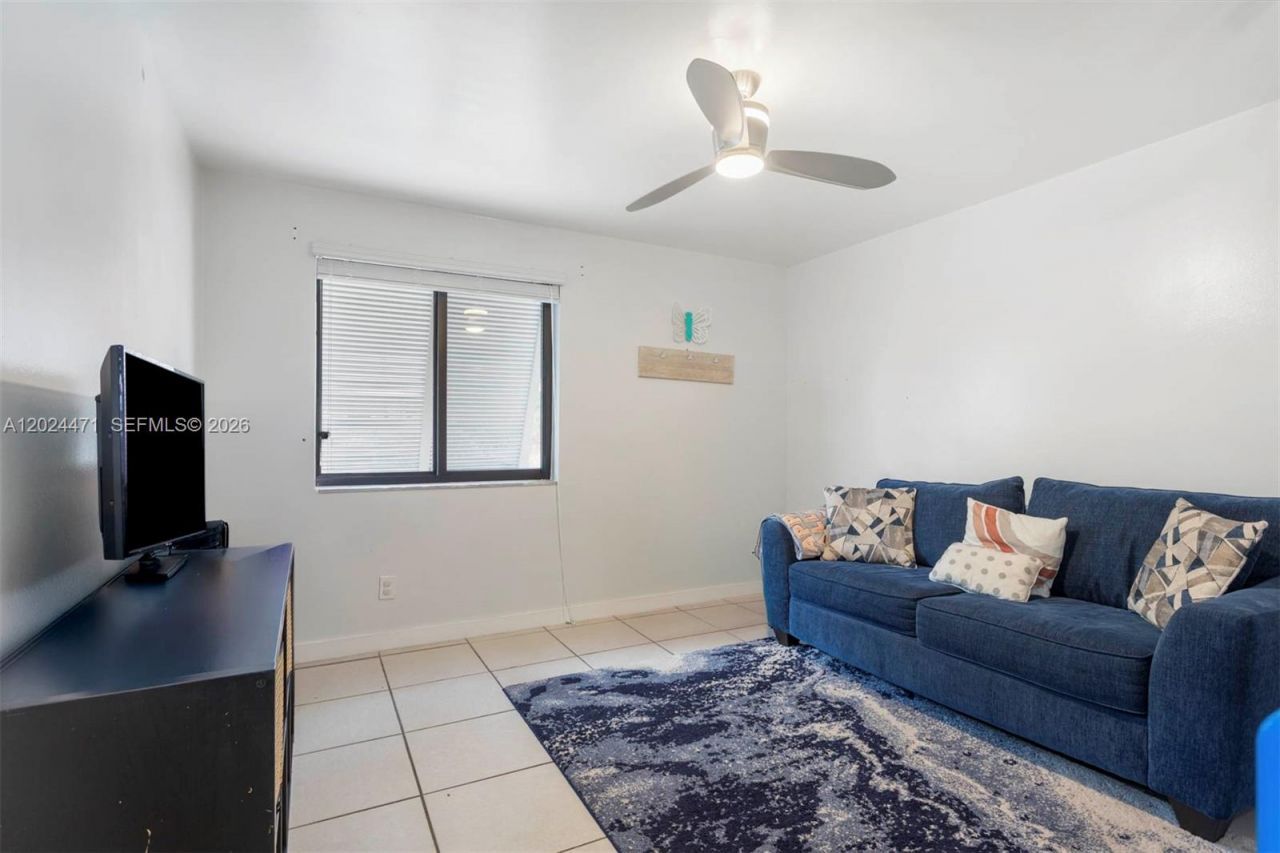 1461 NW 113th Ave , Pembroke Pines, FL 33026 Photo
