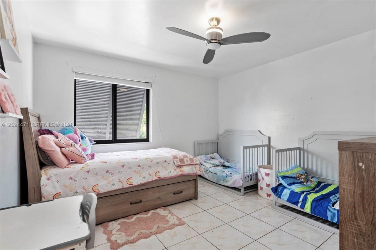 1461 NW 113th Ave , Pembroke Pines, FL 33026 Photo