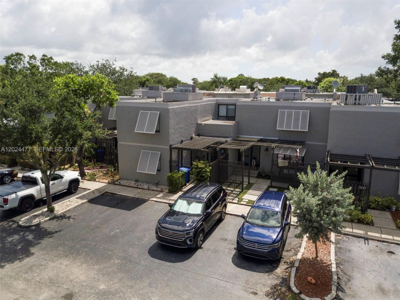 1461 NW 113th Ave , Pembroke Pines, FL 33026 Photo
