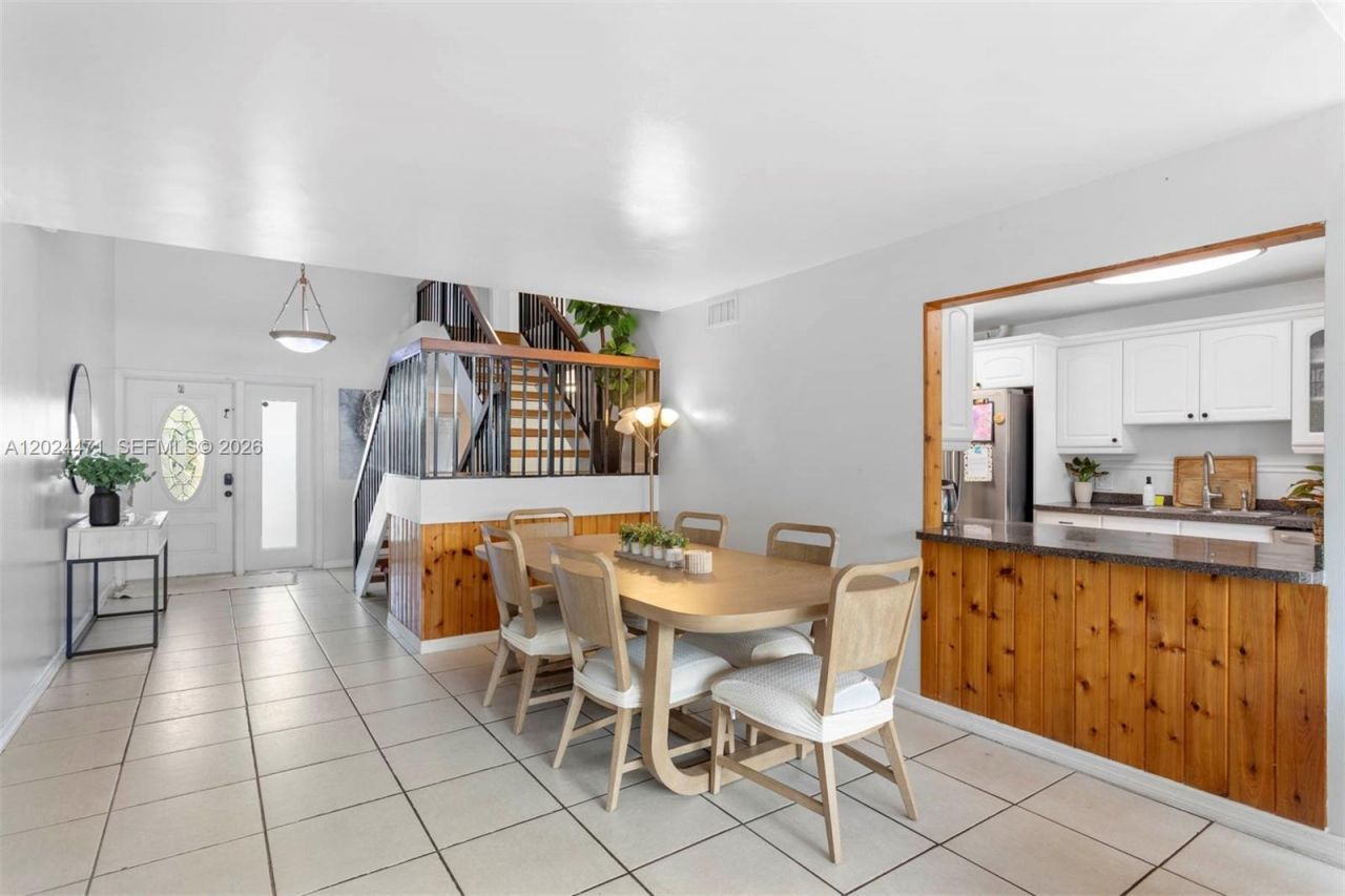 1461 NW 113th Ave , Pembroke Pines, FL 33026 Photo