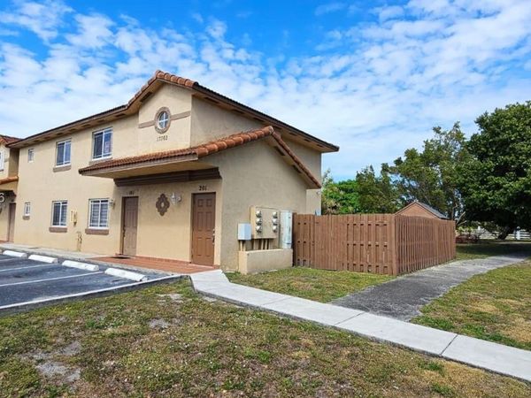 17362 NW 74th Ave , Unit 201, Hialeah, FL 33015
