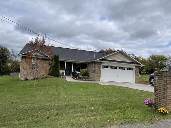 560 Academy Drive, Seymour, TN 37865