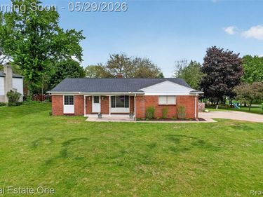 2802 Costa Mesa Road, Waterford Twp, MI 48329