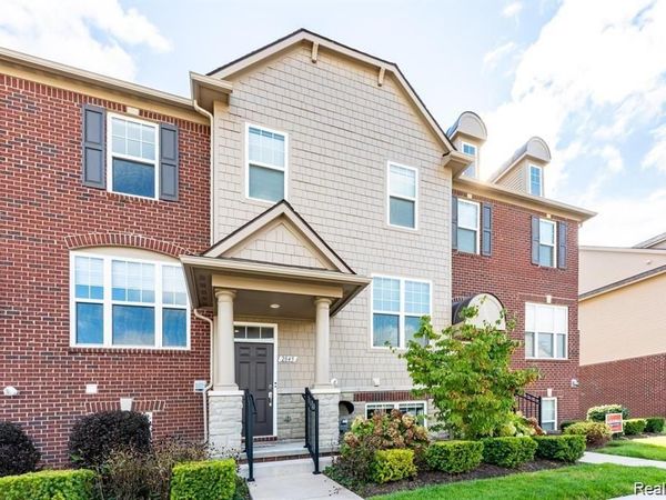 2845 Hartwick Drive, Rochester Hills, MI 48307