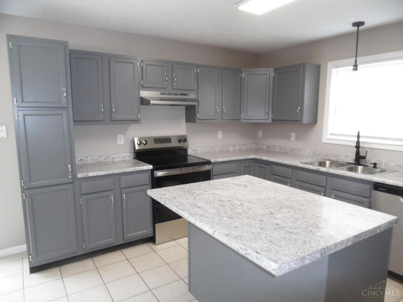 504 Diamond Loop, Lemon Twp, OH 45044 Photo 8