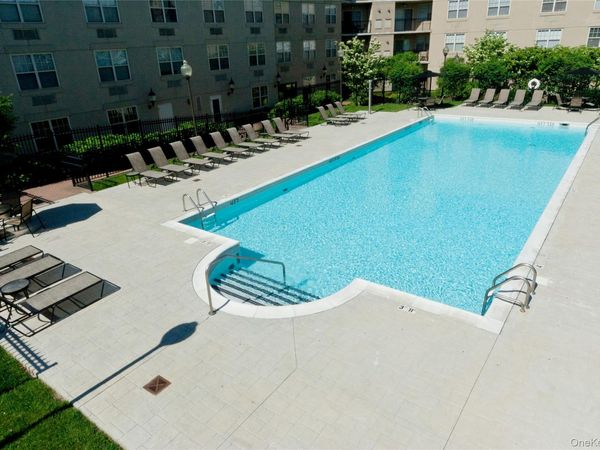 1100 Avalon Street , Unit S1412, Glen Cove, NY 11542