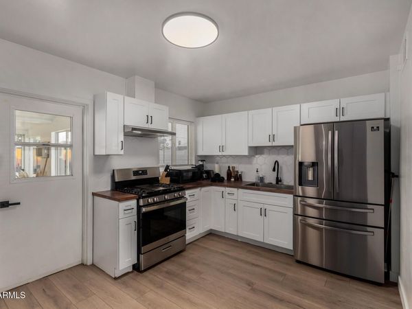 829 W MITCHELL Drive, Phoenix, AZ 85013