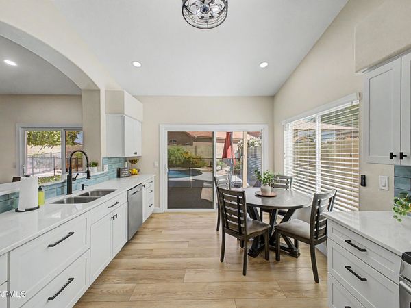 215 N STARBOARD Drive, Gilbert, AZ 85234