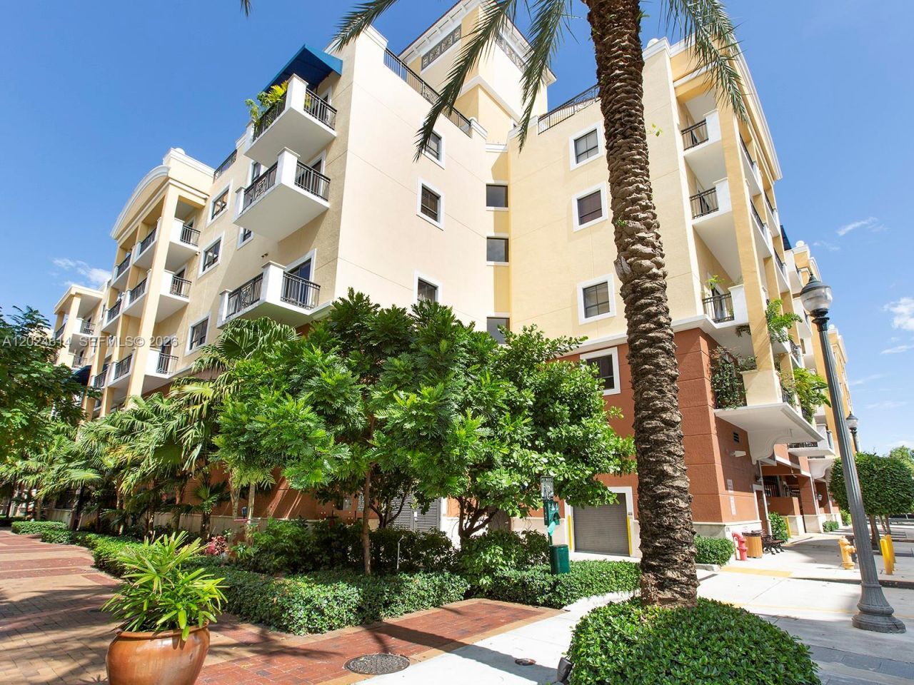 8390 SW 72nd Ave, Unit 411, Miami, FL 33143 Photo