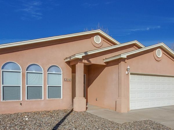 5123 Torpedo Place NW, Albuquerque, NM 87120