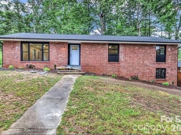 4 Barnes Road , Asheville, NC 28803