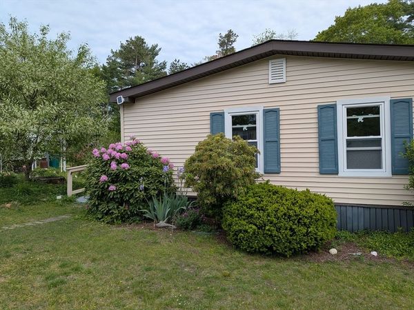 41 Pipers Way, Carver, MA 02330