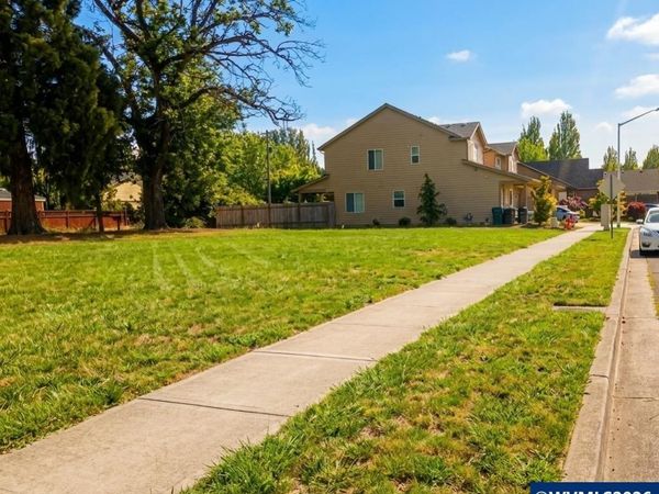 816 Maple St St, Independence, OR 97351