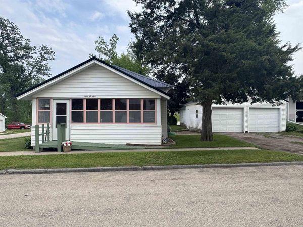 301 High Avenue, Springville, IA 52336