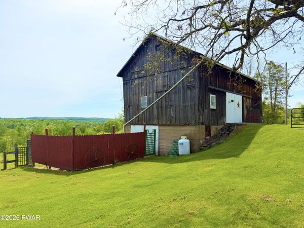 1298 Creamton Drive , Honesdale, PA 18431