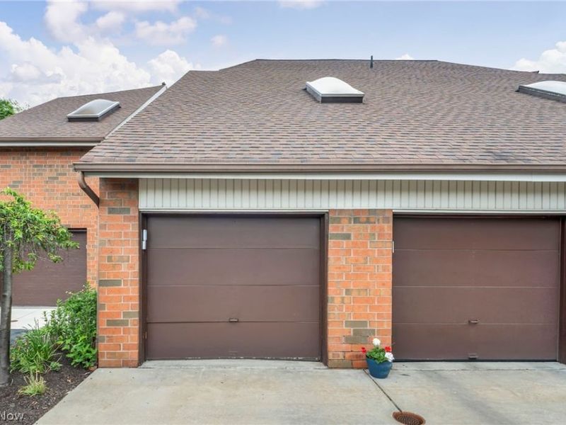4705 Mayfield Road, Unit B, South Euclid, OH 44121 Photo 2