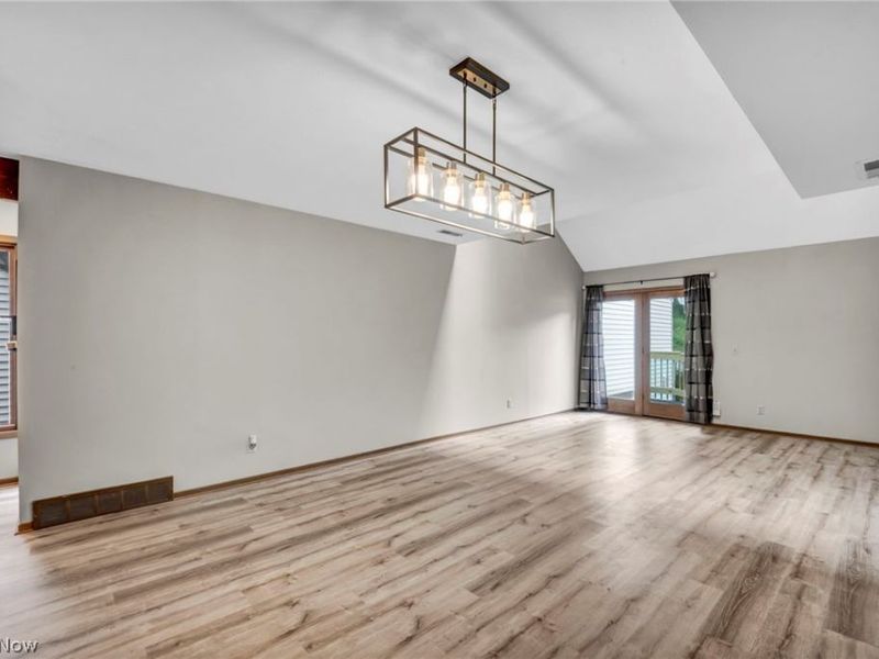 4705 Mayfield Road, Unit B, South Euclid, OH 44121 Photo 5