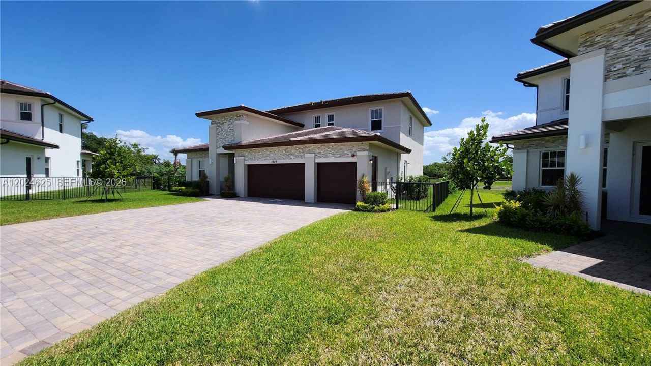 12209 SW 43rd St , Davie, FL 33330 Photo