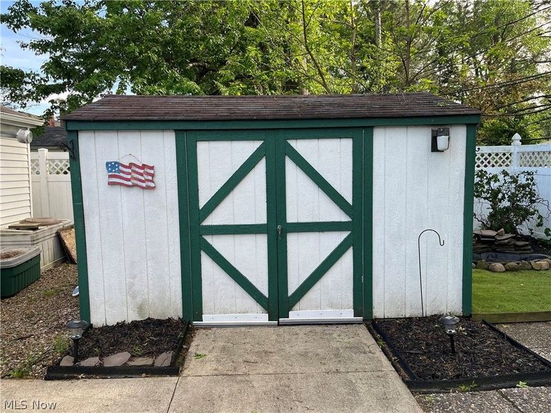 25540 Chatworth Drive, Euclid, OH 44117 Photo 10