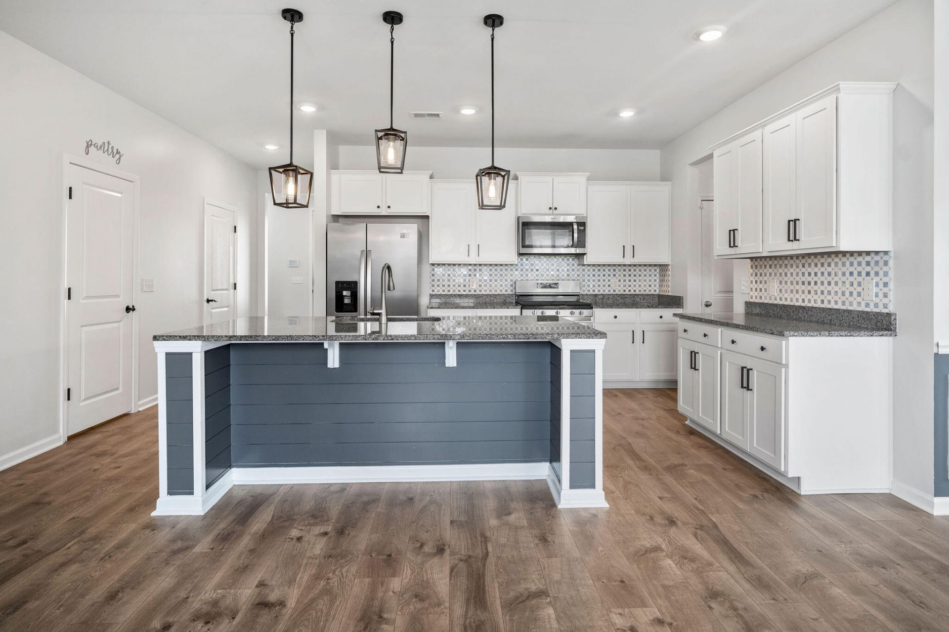 149 Airy Drive Photo 5