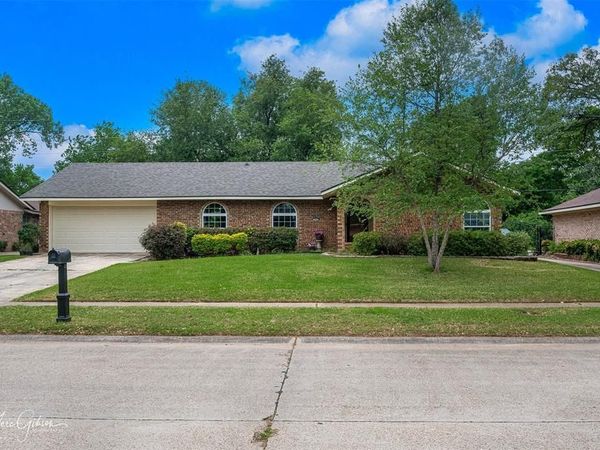 7440 Camelback Drive , Shreveport, LA 71105
