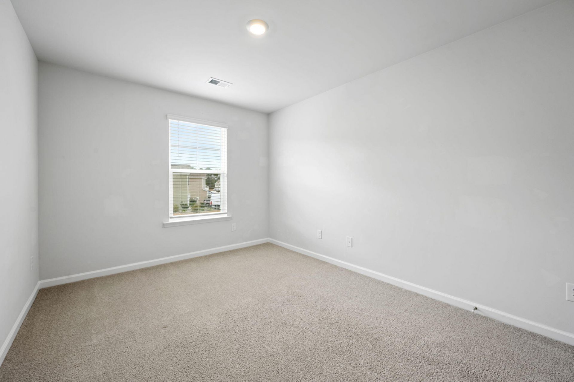 661 Silver Spruce Street Photo 23