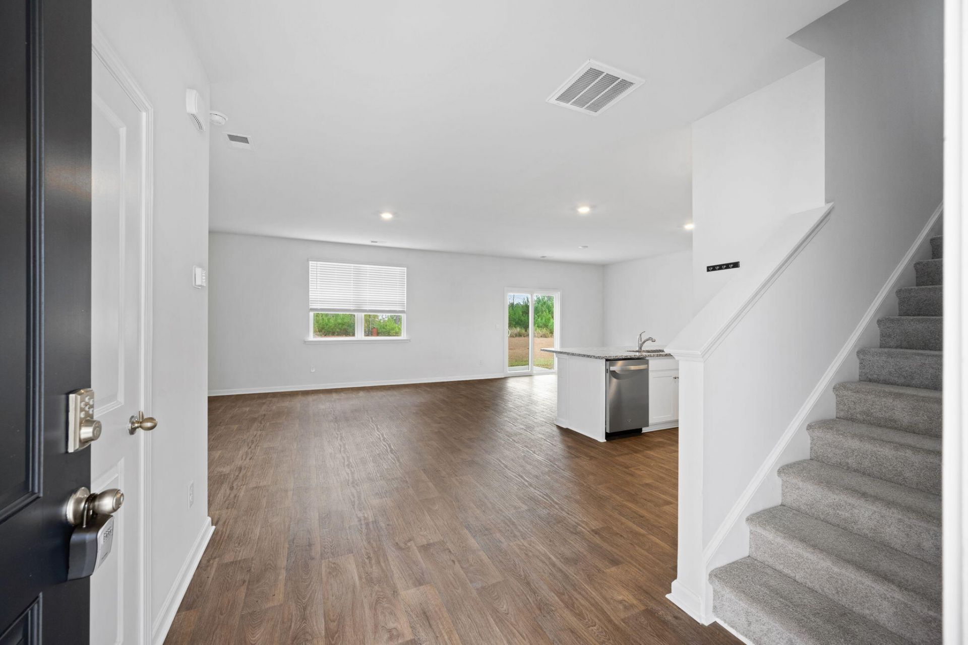 661 Silver Spruce Street Photo 6
